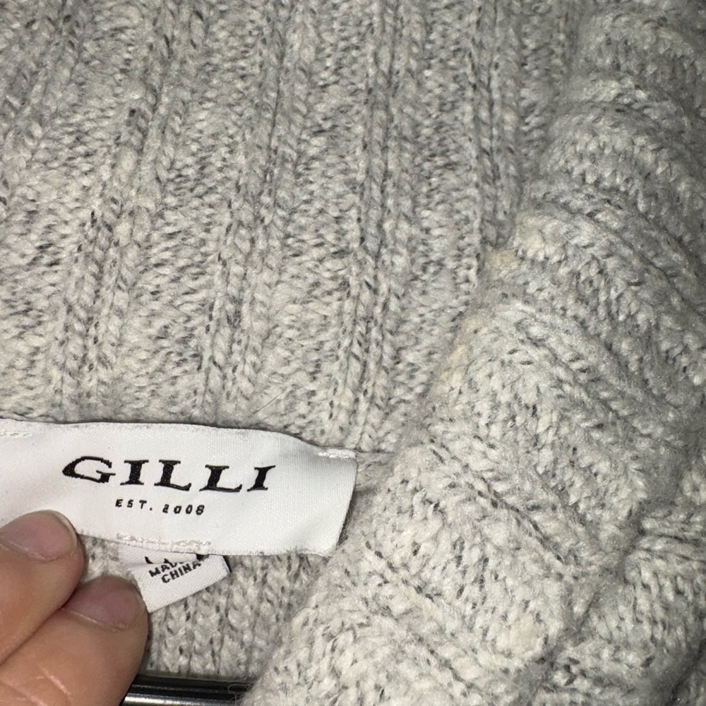 Gilli Cozy Gray Women's Sweater| Size Medium - Picture 2 of 5